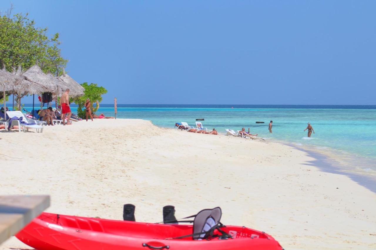 Отель Gurus Maldives At Gulhi Island Экстерьер фото