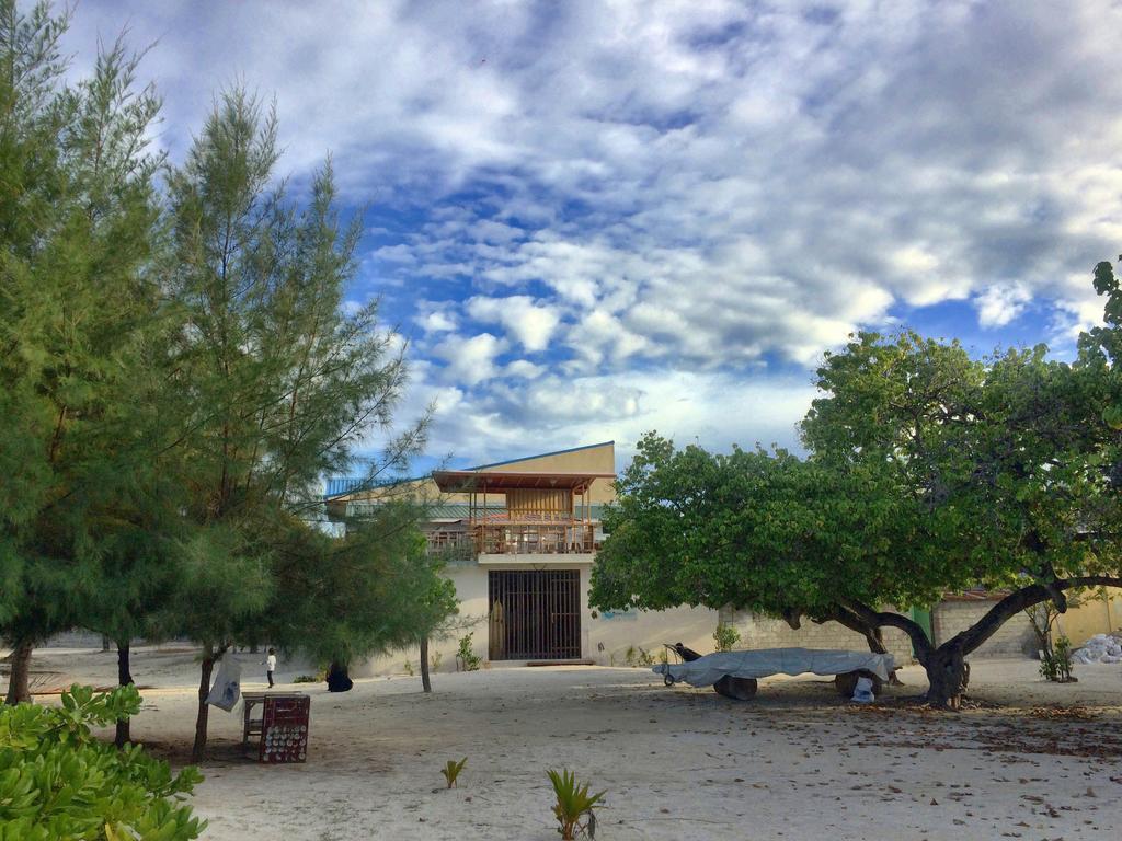 Отель Gurus Maldives At Gulhi Island Экстерьер фото