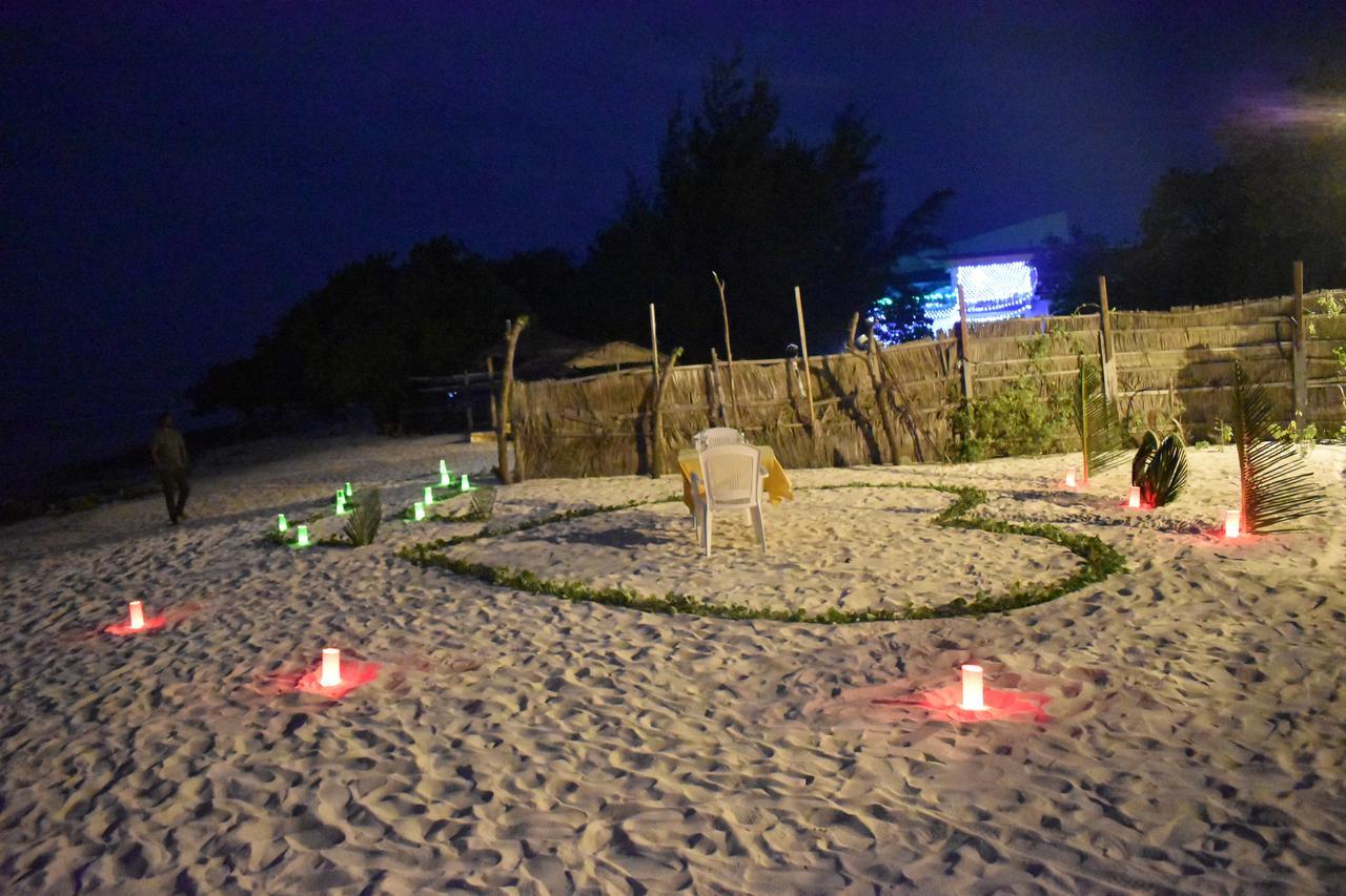 Отель Gurus Maldives At Gulhi Island Экстерьер фото
